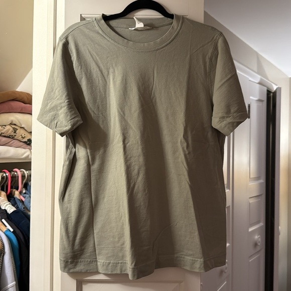 H&M maternity set biker shorts & tee size medium - Picture 8 of 9